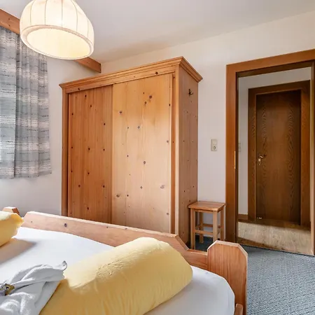 Zellner 1 דירה *